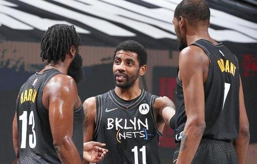 1月17日NBA赛场！杨翰森14+17统治禁区，中国新星锋芒毕露