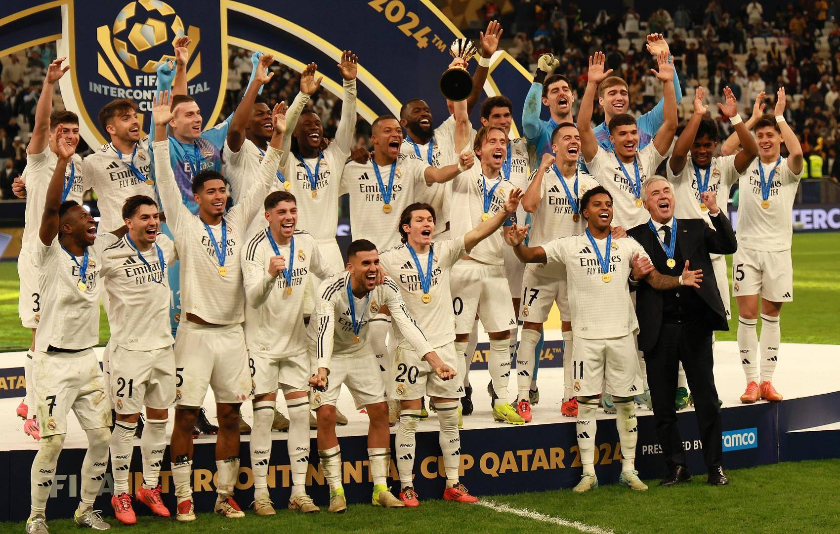 蒙古王那顺格日勒重拳击倒对手，散打王对决显威