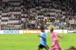 瑞士羽球超级300赛｜ 2局力克昆拉沃 林俊易朝卫冕迈进