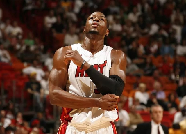 绝平x2！VAR巨大争议！蓝军敲定新帅