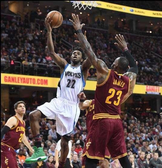 曼联1-1负于西汉姆联，B费错失绝杀，全场射门6次，未进，5轮仅1胜。