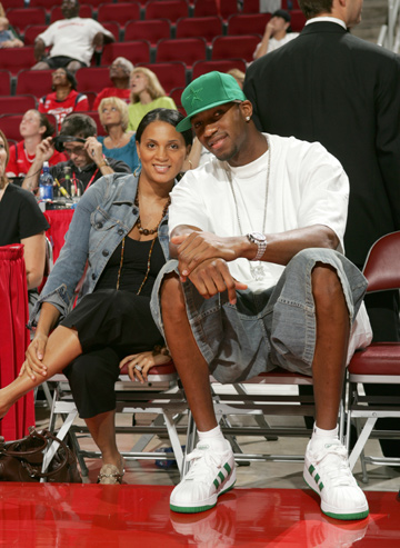 日本职棒：福冈软银鹰队宣布 2026 赛季将全面升级主场的 5G 虚拟增强现实观赛区