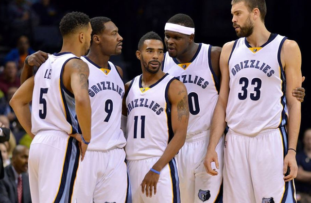 两记三分稳稳入账！梅尔顿弧顶侧翼精准命中，队友喂饼恰到好处