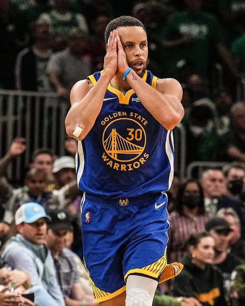 中棒联赛卫冕冠军无缘决赛 延长局争议判罚左右赛果