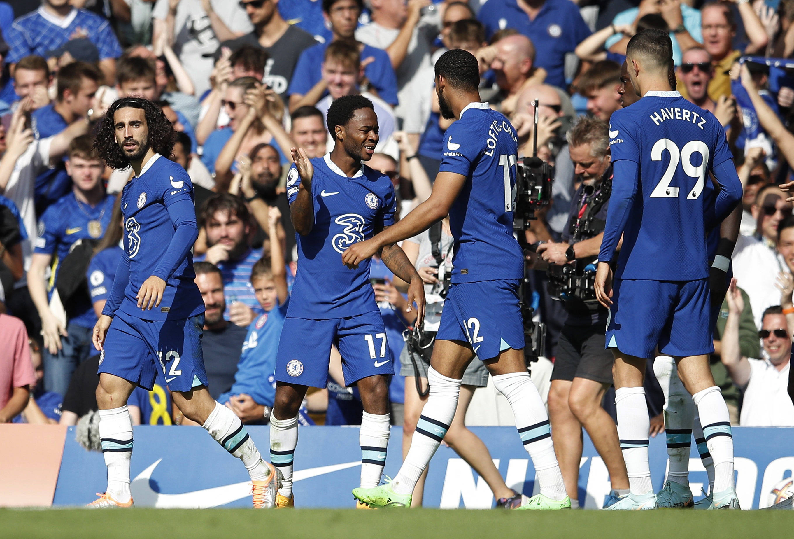 詹姆斯谈加冕庆祝：这辈子第一次这么张扬，今天需要这个时刻